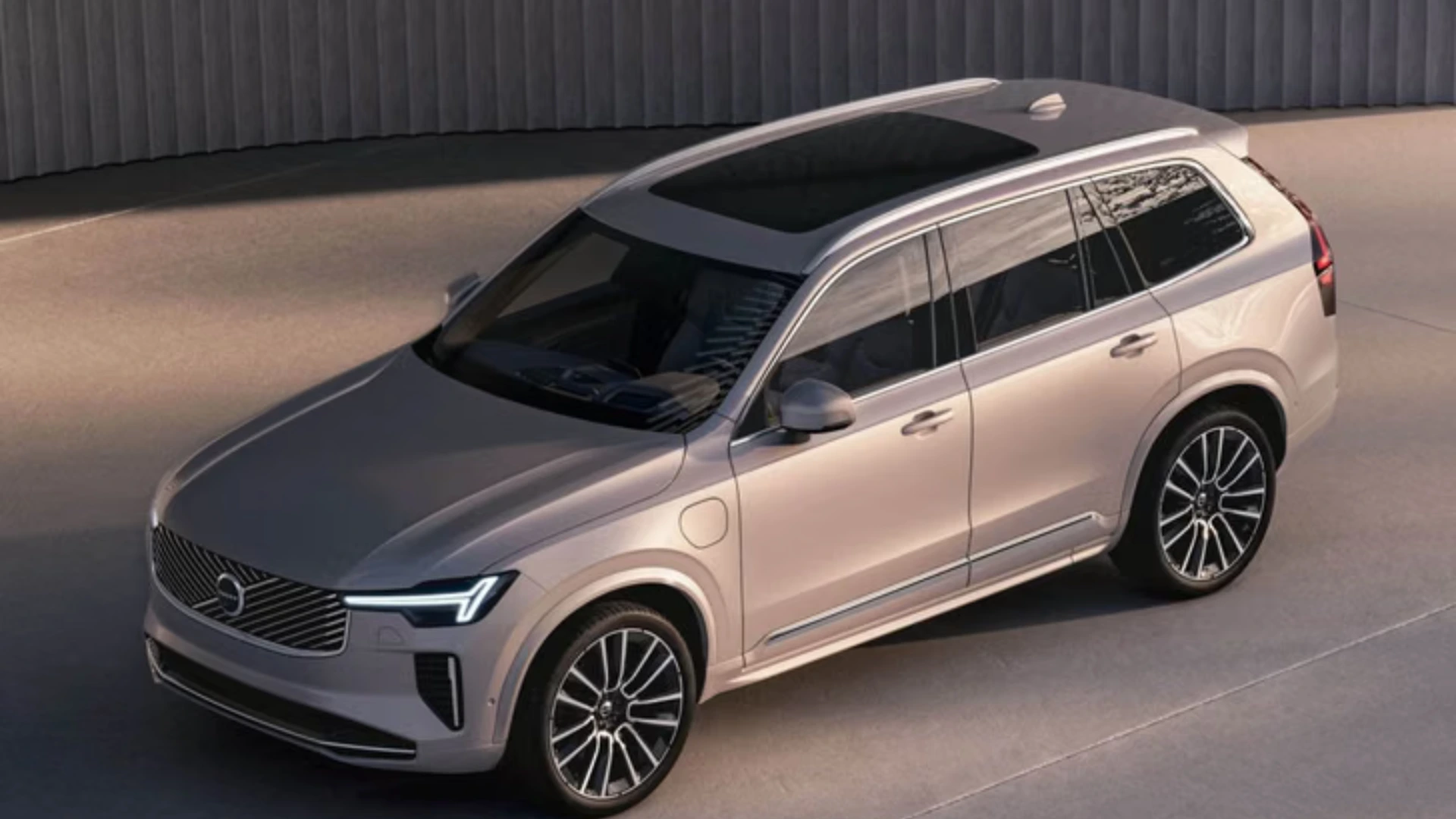 Volvo XC90 Features Review With 10 Standout Features You Should Know